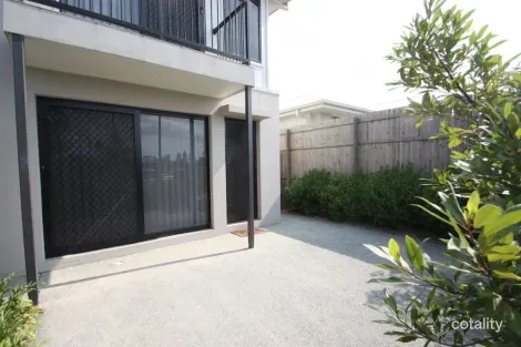 Property photo of 1/8 Robert Drive Pimpama QLD 4209