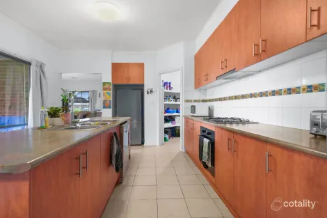 Property photo of 9 Eades Way Craigieburn VIC 3064