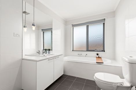 Property photo of 19 Reflection Drive Wantirna South VIC 3152