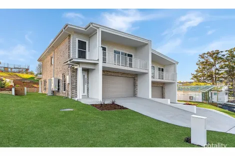 Property photo of 39 Silk Crescent Diamond Beach NSW 2430