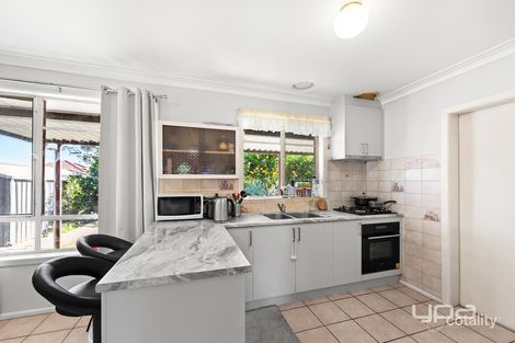 Property photo of 53 Chedgey Drive St Albans VIC 3021
