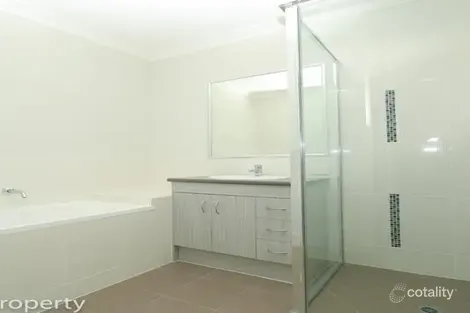 Property photo of 21 Nike Court Wulkuraka QLD 4305