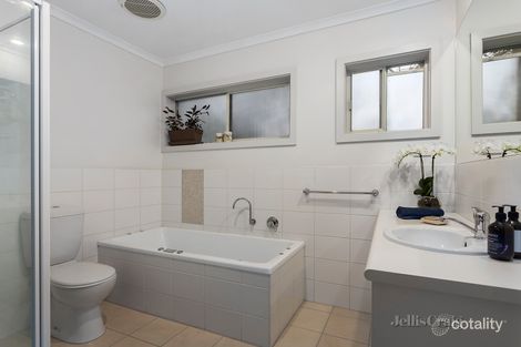 Property photo of 9 Inez Avenue Eltham VIC 3095