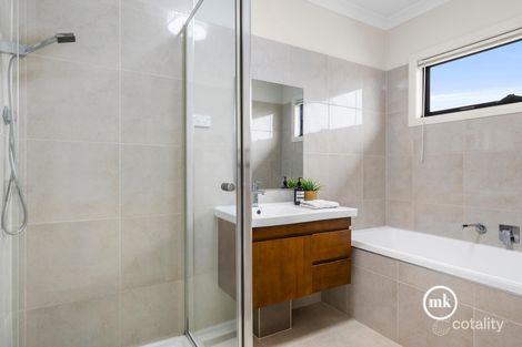 Property photo of 5 Mockingbird Way Doreen VIC 3754