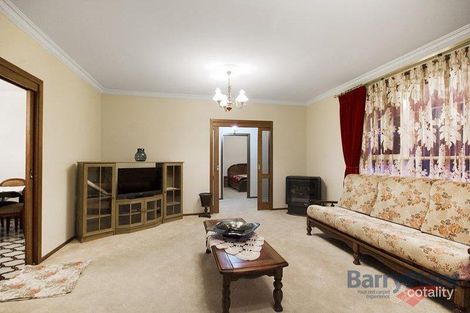 Property photo of 27 Wallowa Crescent Narre Warren VIC 3805