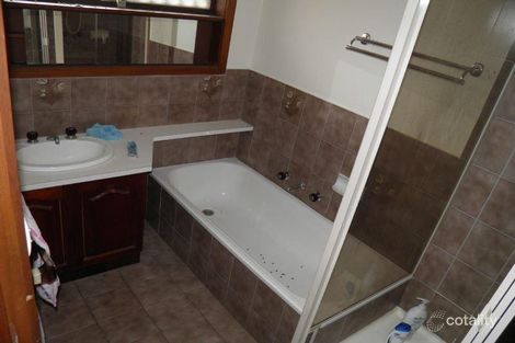 Property photo of 18 Baguley Crescent Kings Park VIC 3021