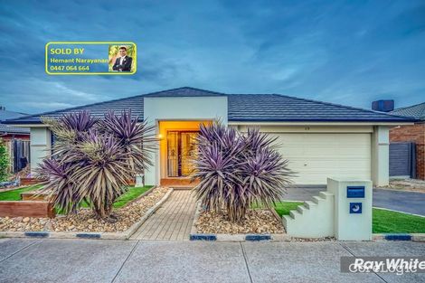 Property photo of 13 Swordgrass Avenue Tarneit VIC 3029