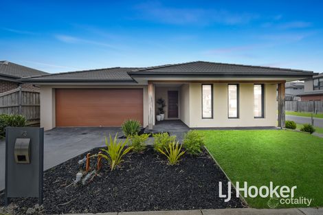 93 Parkhurst Dr, Cranbourne East, VIC 3977