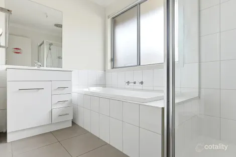 Property photo of 53 Springleaf Road Tarneit VIC 3029