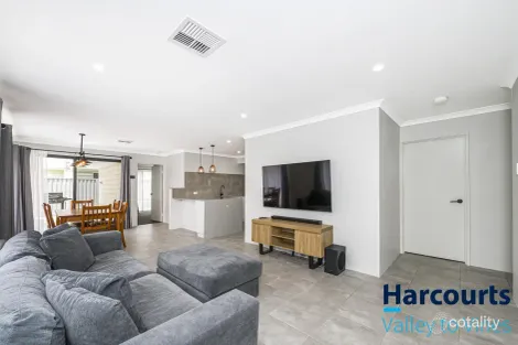 Property photo of 5 Strumpshaw Road Aveley WA 6069