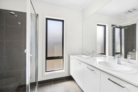 Property photo of 2195 Warralily Boulevard Armstrong Creek VIC 3217