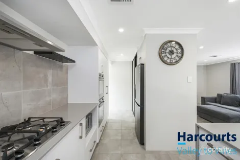 Property photo of 5 Strumpshaw Road Aveley WA 6069