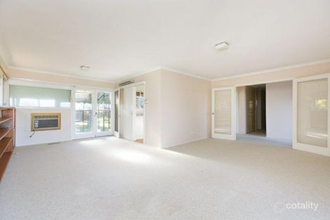 Property photo of 8 Spence Place Hughes ACT 2605