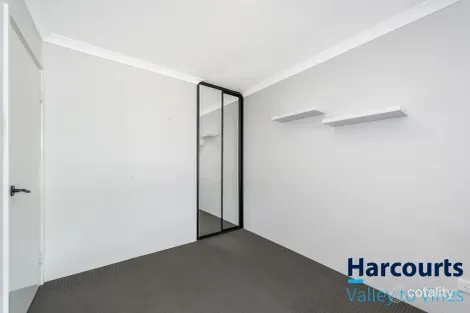 Property photo of 5 Strumpshaw Road Aveley WA 6069