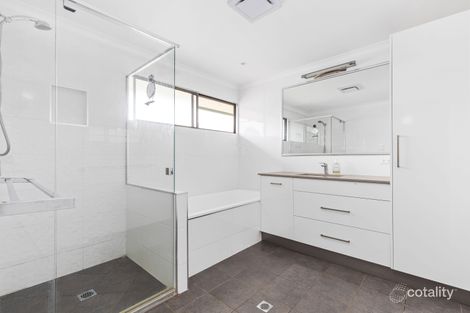 Property photo of 11 Gibson Grove Emerald QLD 4720