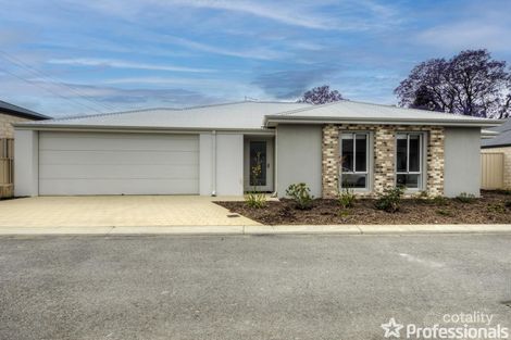 2/141 Hale Rd, Forrestfield, WA 6058