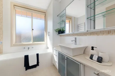 Property photo of 1 The Grove Way Normanhurst NSW 2076