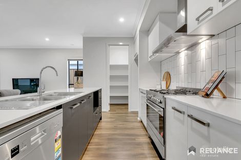 Property photo of 9 Gairdner Street Manor Lakes VIC 3024