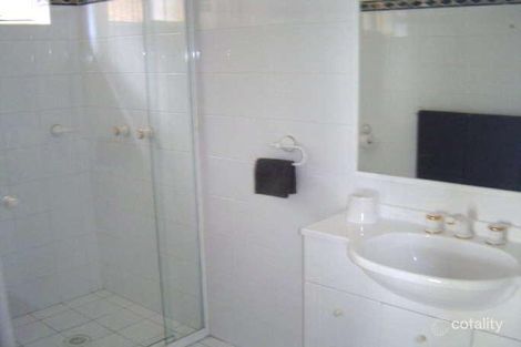 Property photo of 18 Birubi Close Eleebana NSW 2282