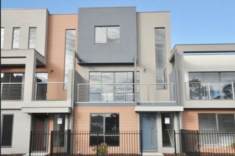 Property photo of 22 Lithgow Way Mooroolbark VIC 3138