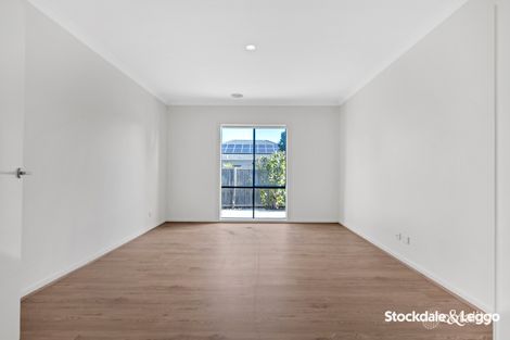 Property photo of 8 Waiben Crescent Point Cook VIC 3030
