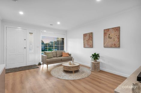 Property photo of 4 Radiata Circuit Pakenham VIC 3810