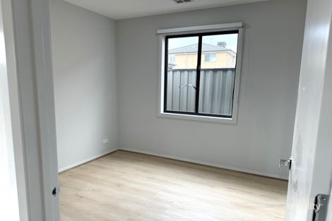 Property photo of 10 Gian Street Clyde VIC 3978