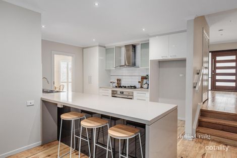 Property photo of 19 Sunrise Drive Greensborough VIC 3088