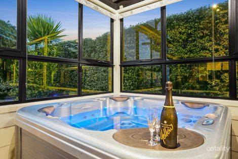 Property photo of 17 Allchin Avenue Mornington VIC 3931