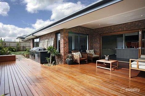 Property photo of 15 Flinders Park Drive Officer VIC 3809