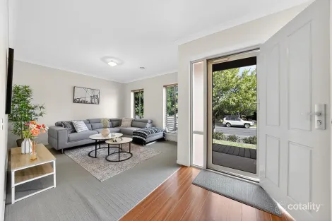Property photo of 135 Kinglake Drive Manor Lakes VIC 3024