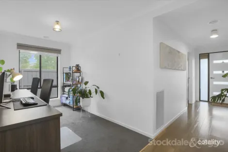 Property photo of 2 Kallista Circuit Officer VIC 3809