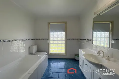 Property photo of 78 Paldi Crescent Glenfield Park NSW 2650