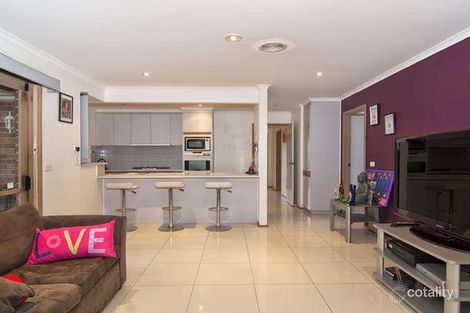 Property photo of 32 Snowgum Court Keysborough VIC 3173