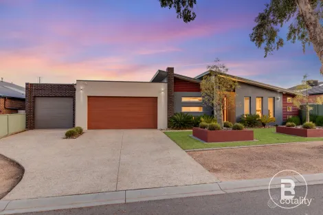 Property photo of 7 Stirling Avenue Junortoun VIC 3551