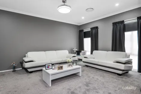 Property photo of 23 Alloway Circuit Largs NSW 2320
