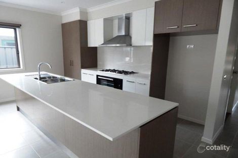 Property photo of 4 Flemington Way Clyde North VIC 3978