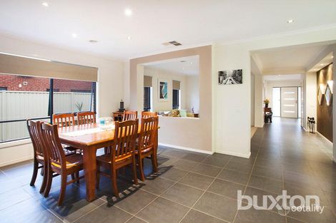 Property photo of 11 Latrobe Avenue Keysborough VIC 3173