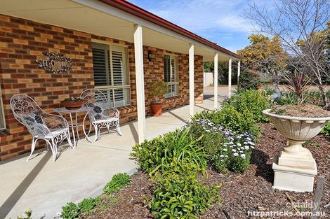 Property photo of 3 Hickory Place Springvale NSW 2650