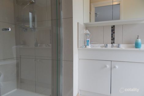 Property photo of 1 Dunraven Court Narre Warren VIC 3805
