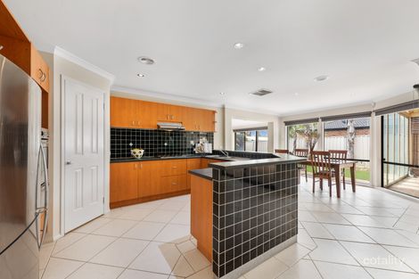 Property photo of 18 Summerhill Drive Hillside VIC 3037