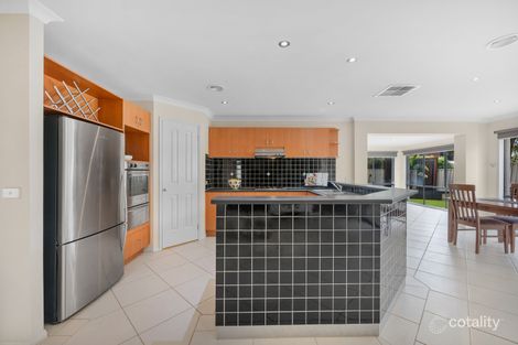 Property photo of 18 Summerhill Drive Hillside VIC 3037