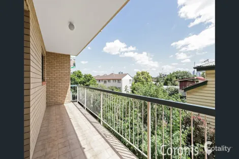 2/8 Baragoola St, Coorparoo, QLD 4151