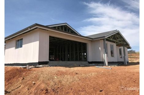 11 Nolan St, Lloyd, NSW 2650