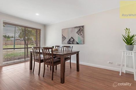 Property photo of 9 Marsden Walk Roxburgh Park VIC 3064