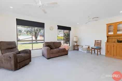 Property photo of 9 Bottlebrush Close Metford NSW 2323