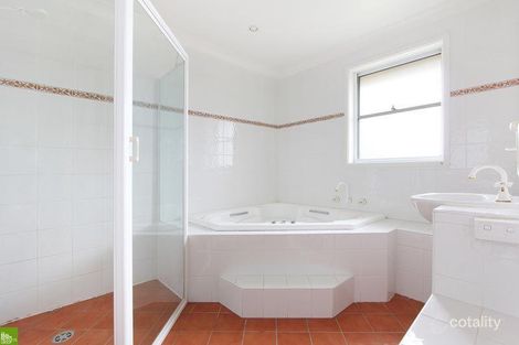 Property photo of 23 Staff Road Unanderra NSW 2526