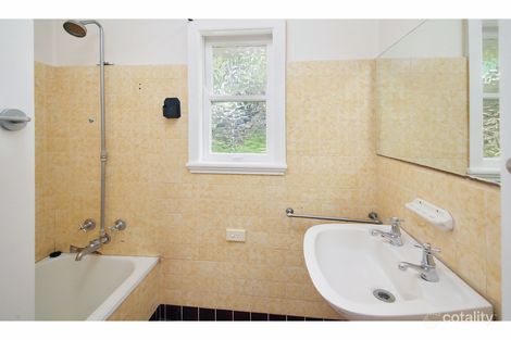 Property photo of 23 Iris Street Holland Park West QLD 4121