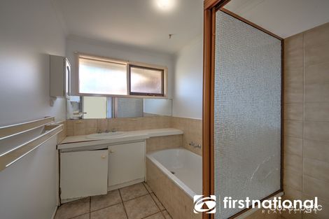 Property photo of 25 Collins Crescent Berwick VIC 3806