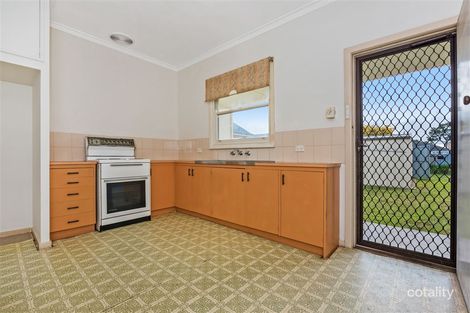 Property photo of 2 Weeroona Avenue Hamlyn Heights VIC 3215